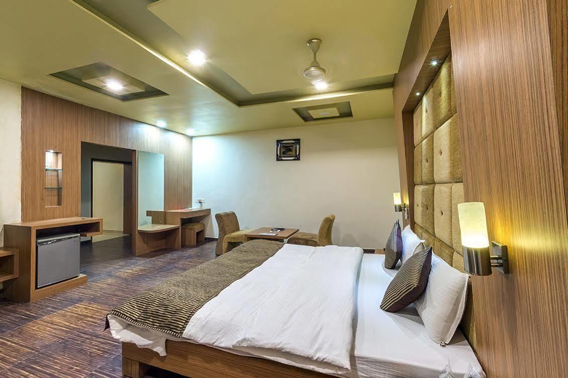 Leo Resorts Джунагадх Екстер'єр фото